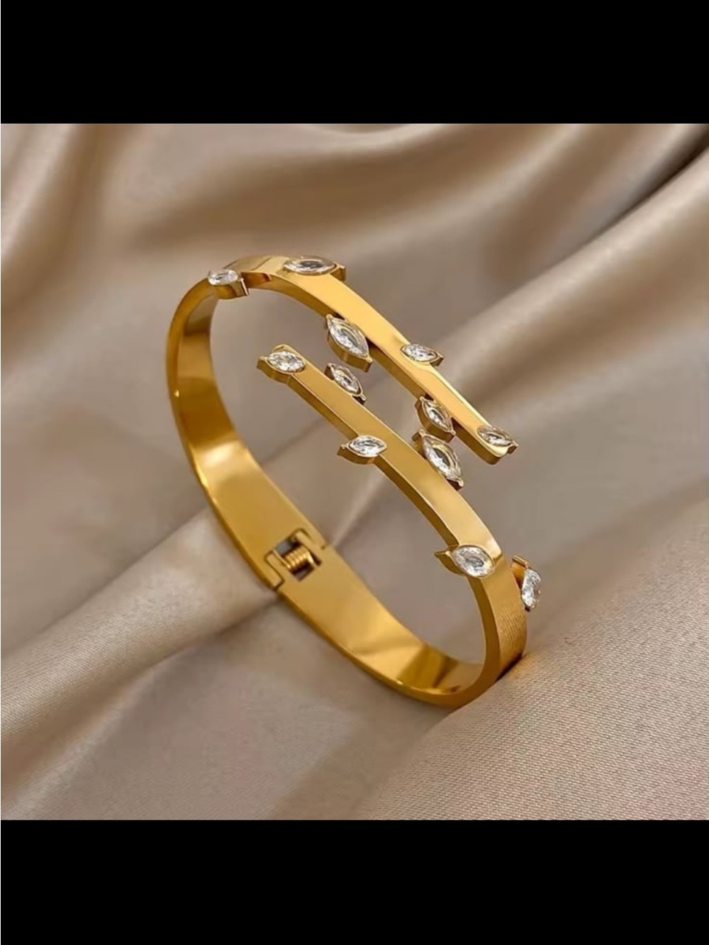 Gorgeous 14kt gold plated leaf pendants cuff bracelet #493